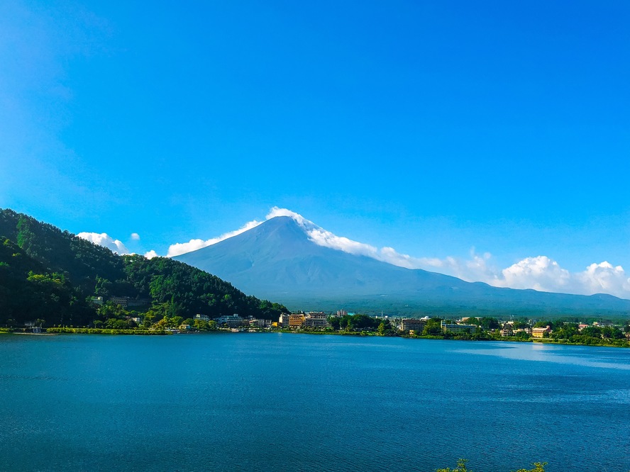 富士五湖・河口湖_青空と富士山